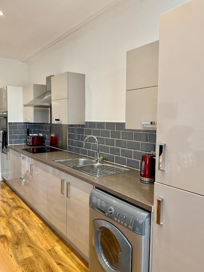 Lytham St Annes, A Spacious, High End, One Bedroomed Apartment 5 מראה חיצוני תמונה